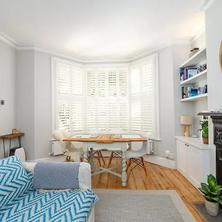Beautiful & Cosy 1-Bedroom Apartment In Clapham